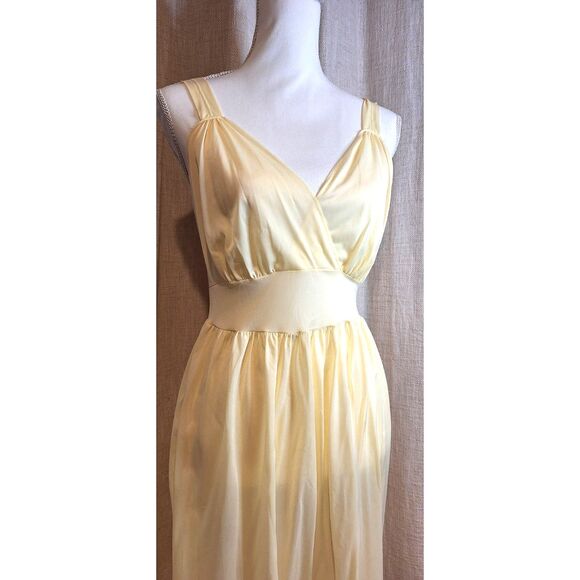 Vanity Fair Ladies Yellow Vintage Nightgown - Picture 5 of 10